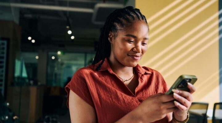 Ivory Plains - Maintain Better Health With a Mindful Use of Social Media
